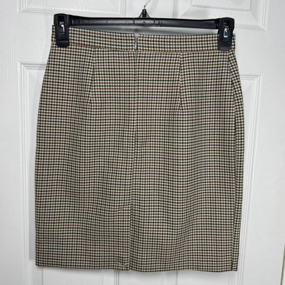 H&M Black and‎ Cream Houndstooth Pencil Skirt